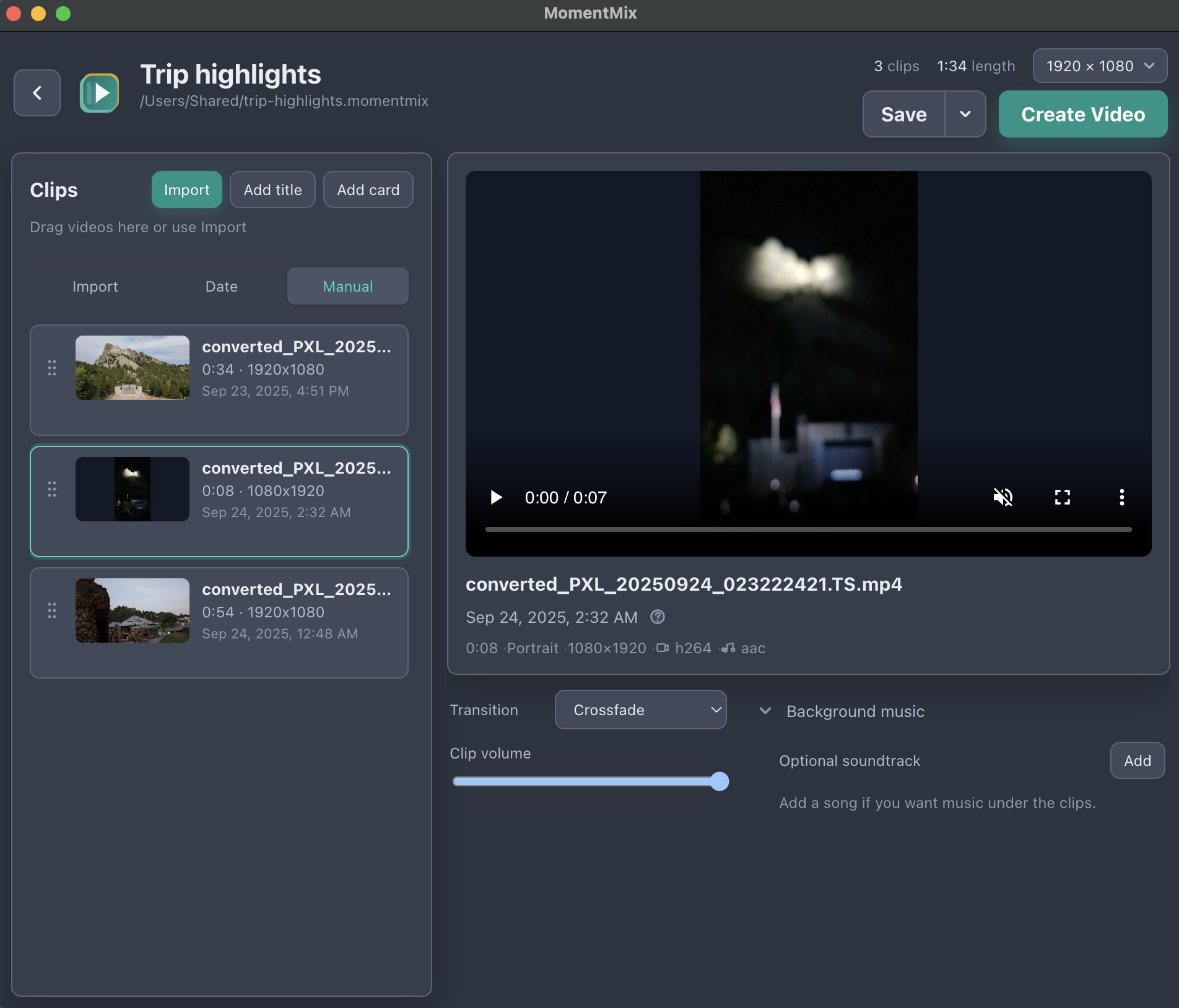 MomentMix Free main interface in dark mode